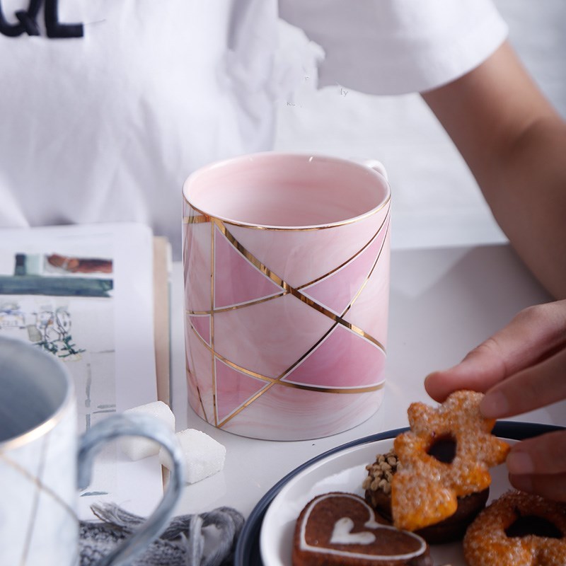 Tasse en porcelaine nordique