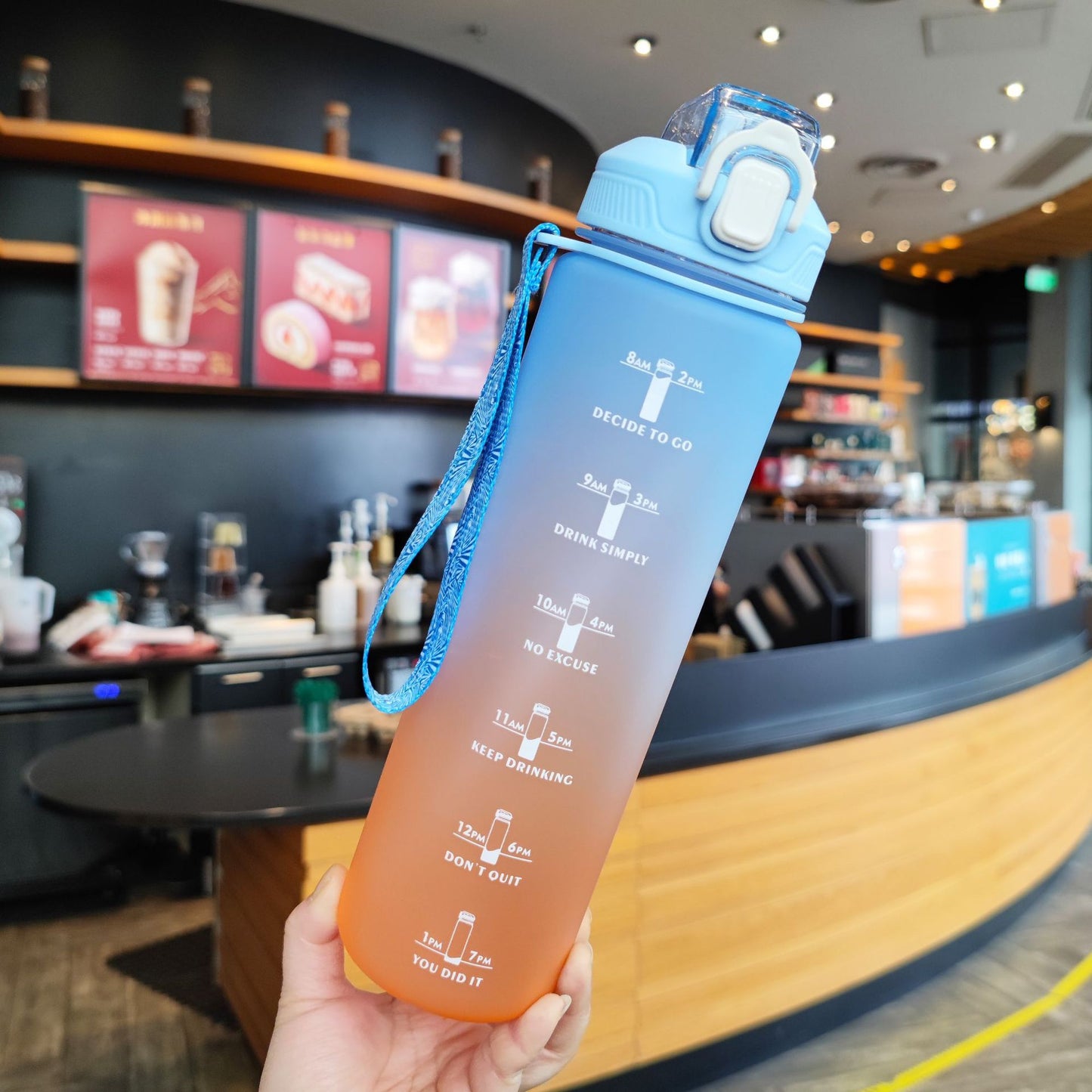 Bouteille d’eau de sport avec paille