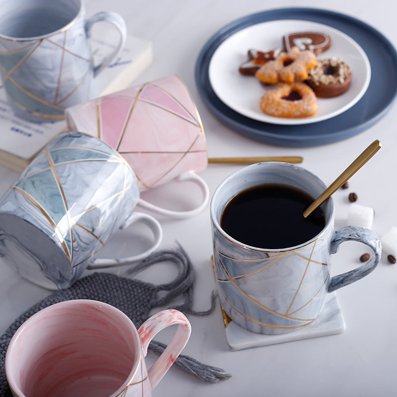 Tasse en porcelaine nordique