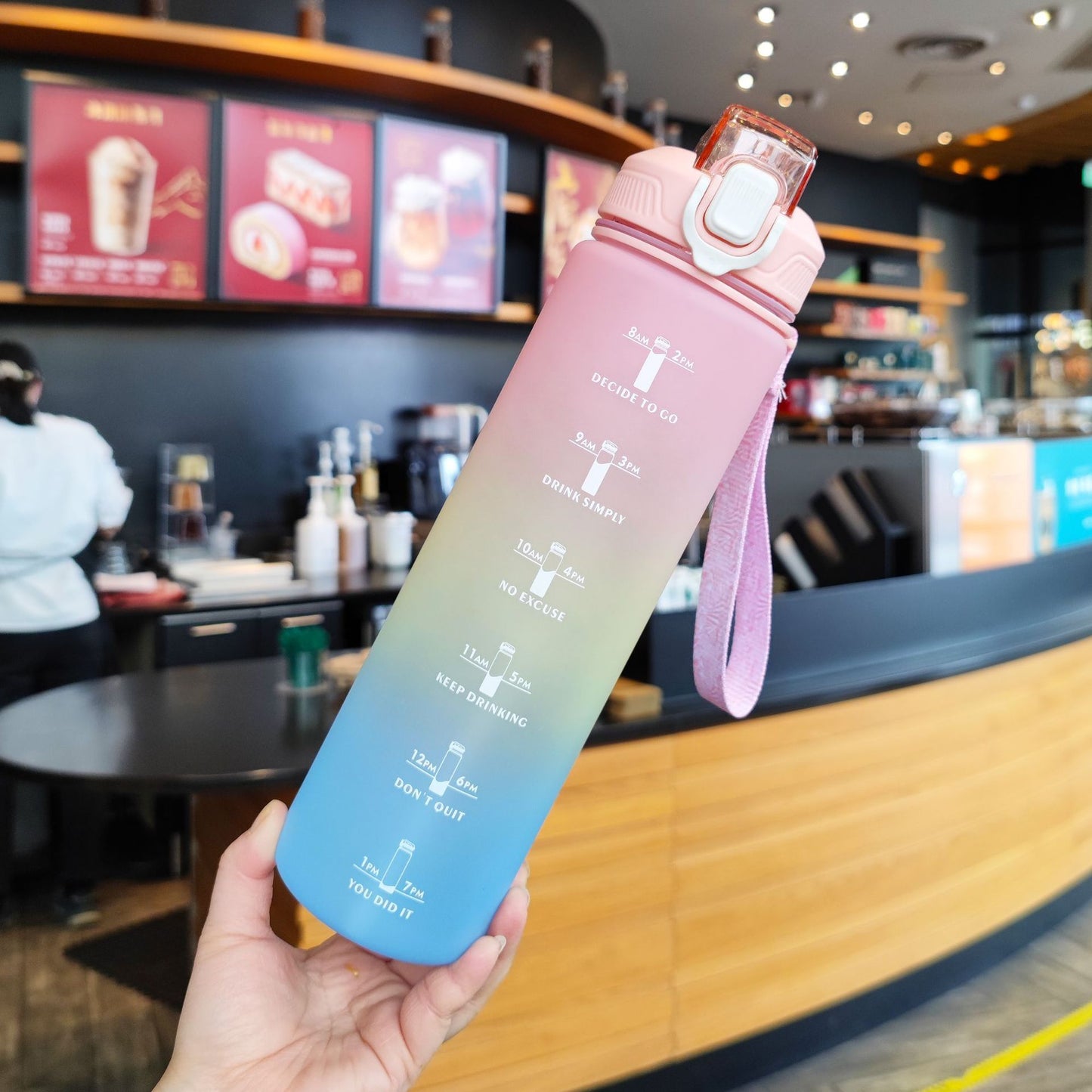 Bouteille d’eau de sport avec paille